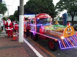 Carreta da Alegria chama atenção nas ruas de Rio Branco