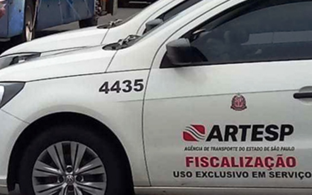 Artesp fiscaliza transporte entre cidades e multa 13 em Garça e região 