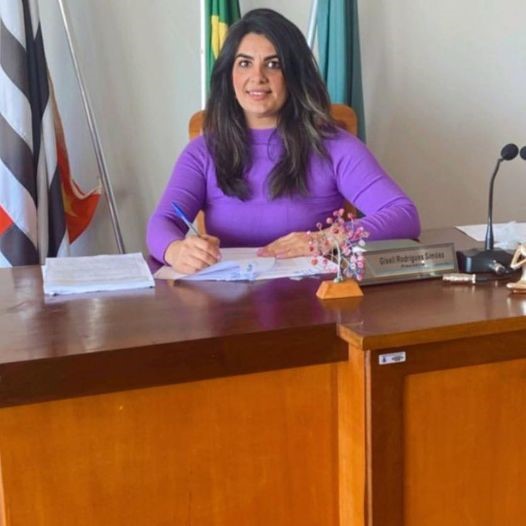 Giseli Simões ganha na Justiça e Tribunal determina sua volta à presidência da Câmara Municipal de Gália