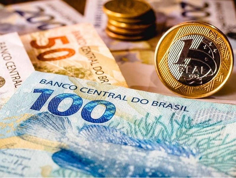 Governo propõe salário mínimo de R$ 1.502 em 2025