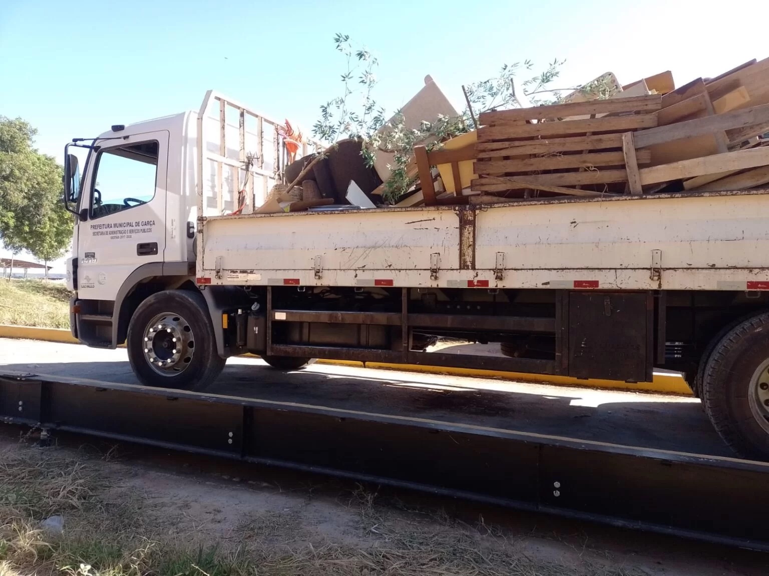 Mutirão de Limpeza coleta mais 185 toneladas de inservíveis em Garça