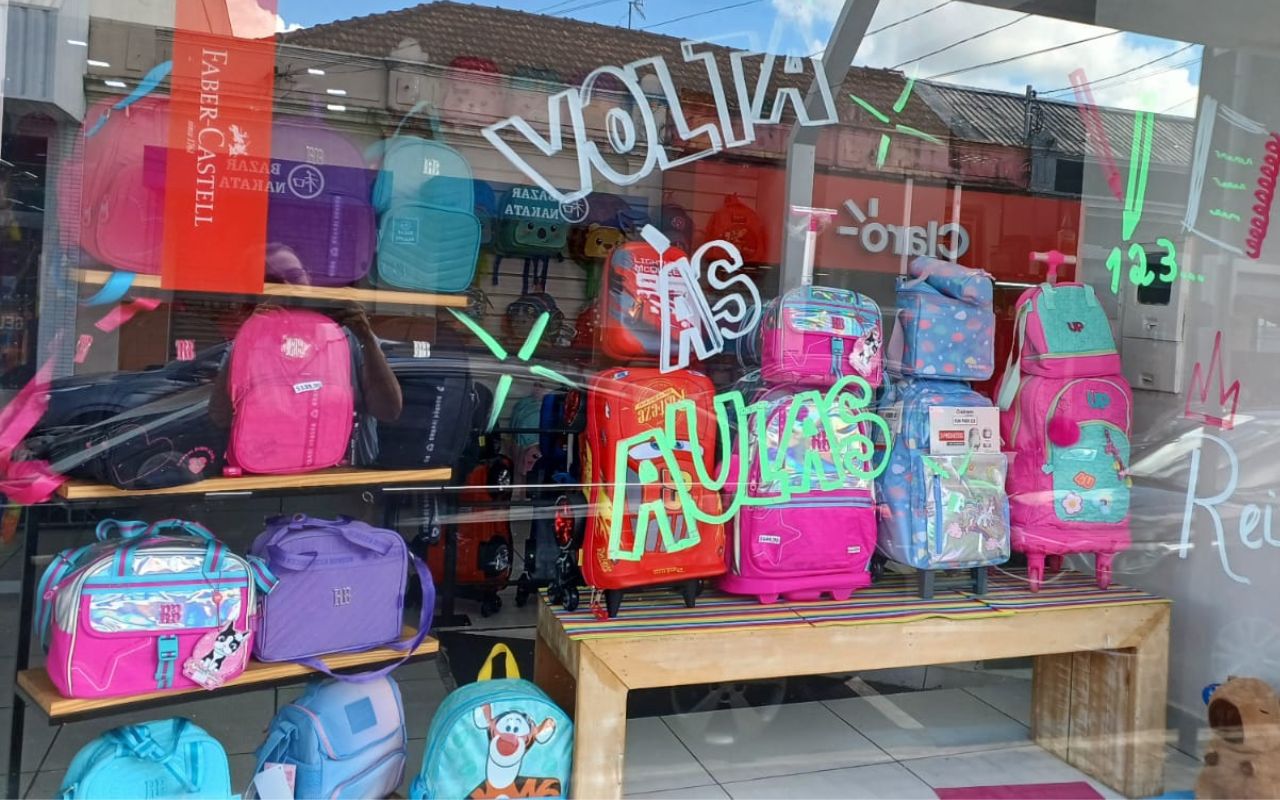 Volta às aulas aquece o comércio e exige planejamento das famílias