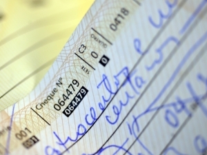 Juros do cheque especial e empréstimo pessoal recuam em 2013, aponta Procon