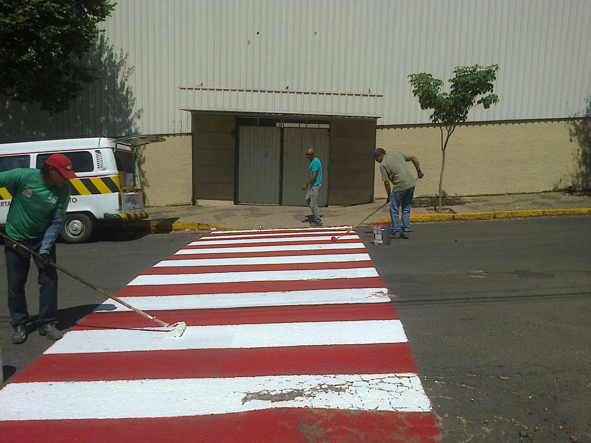 Prefeitura de Garça amplia trabalho de pintura de sinalização de solo