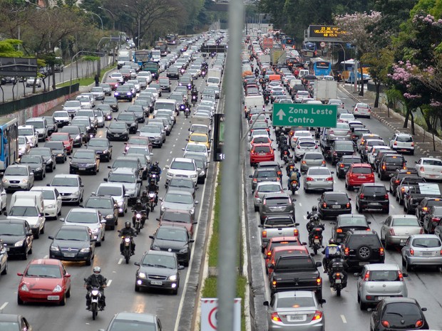 Desrespeitar limite de passageiros em veículos aumenta riscos de lesões e mortes no trânsito
