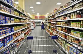 Mesmo com queda em junho, supermercados crescem 2% no semestre